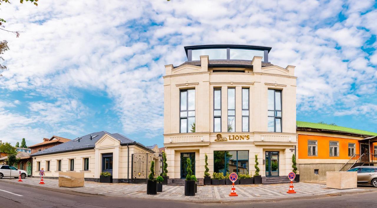 Lion'S Hotel Kischinau Exterior foto