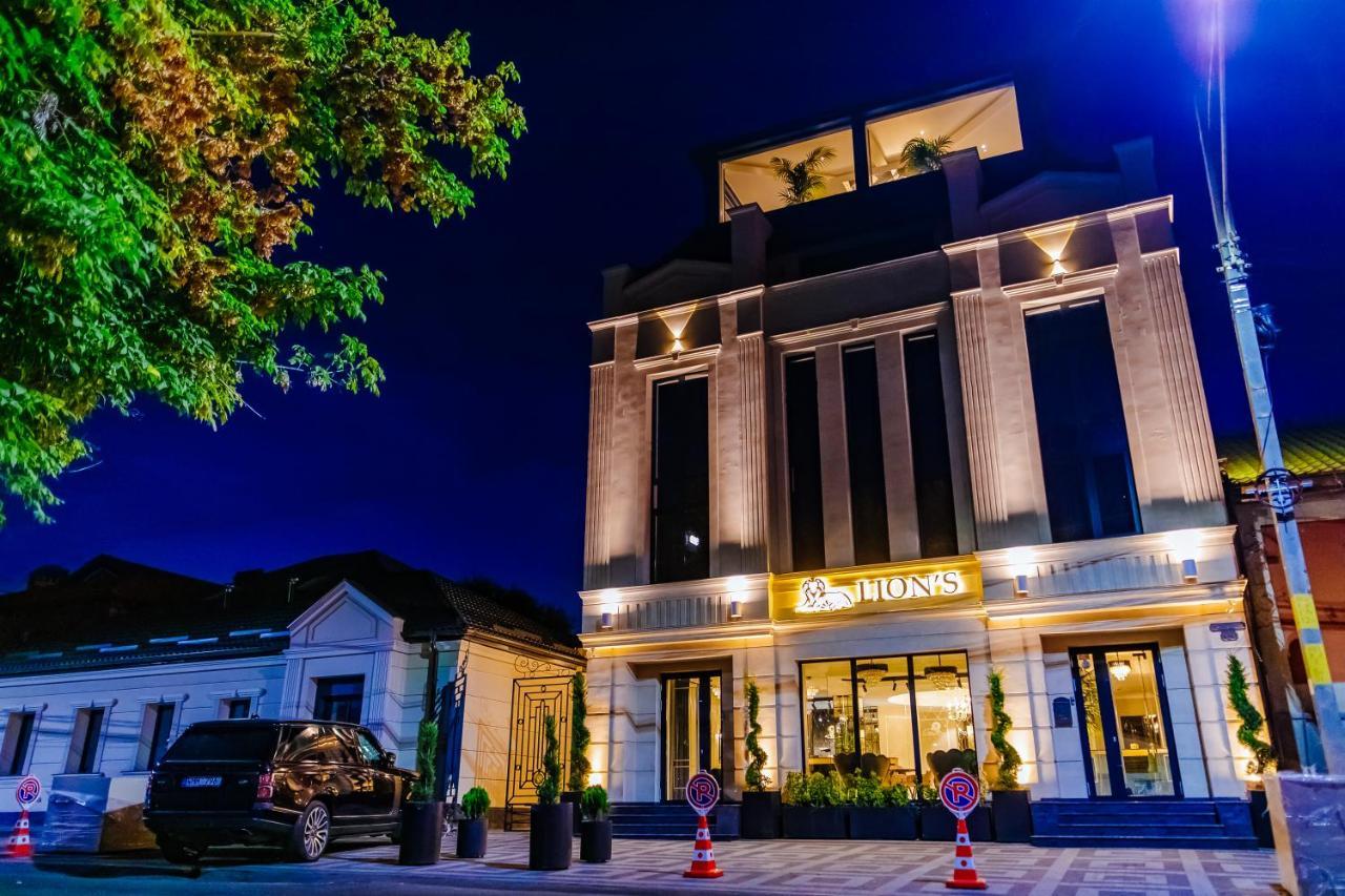 Lion'S Hotel Kischinau Exterior foto